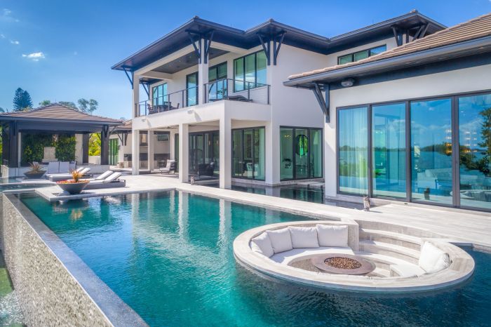 Luxury Home Exterior Design Ideas - Photos